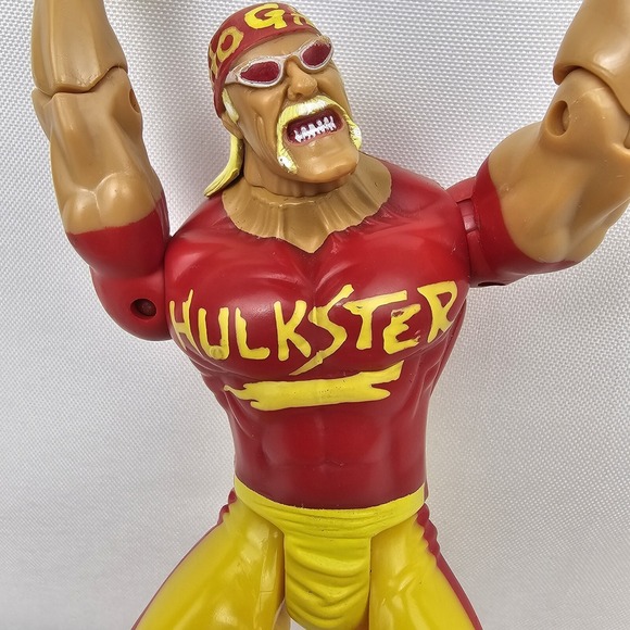 Vintage WCW Hulk Hogan "Hulkster" Wrestling Action Figure by Marvel Ent. 2000 - Picture 4 of 9